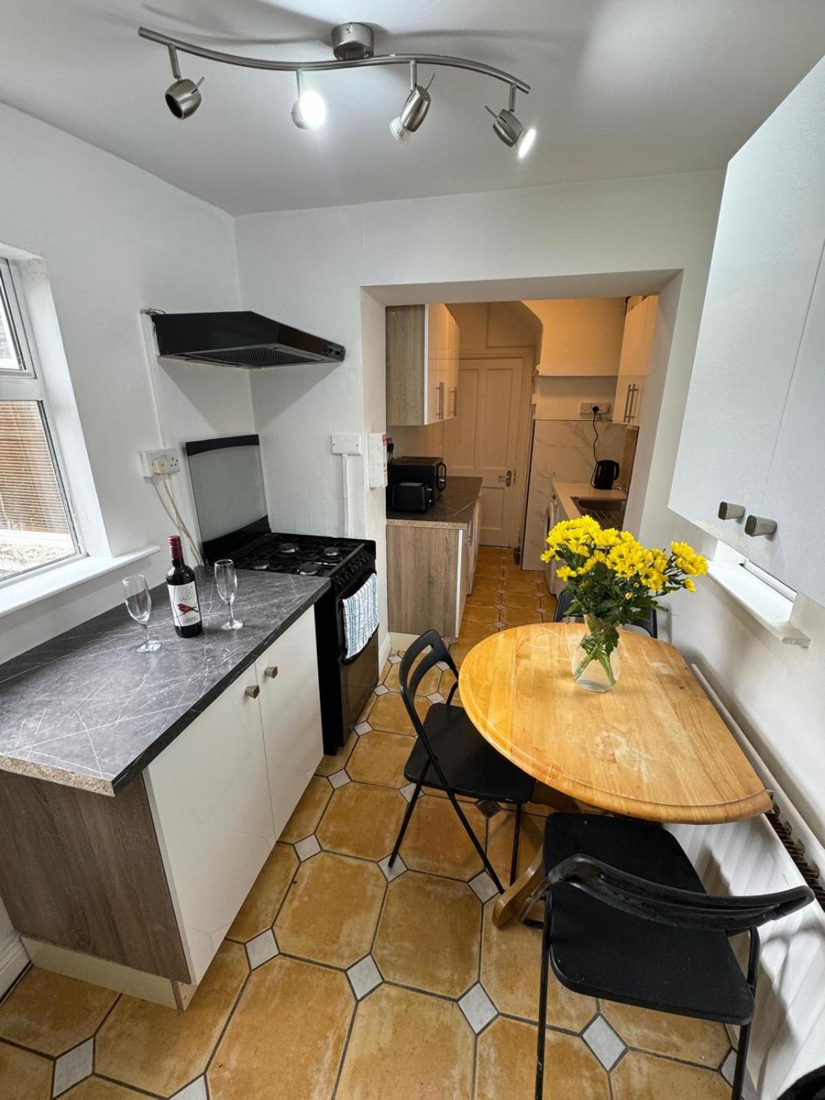 Nice Triple Room At 2 Iveragh Rd-7 Dublin Eksteriør bilde