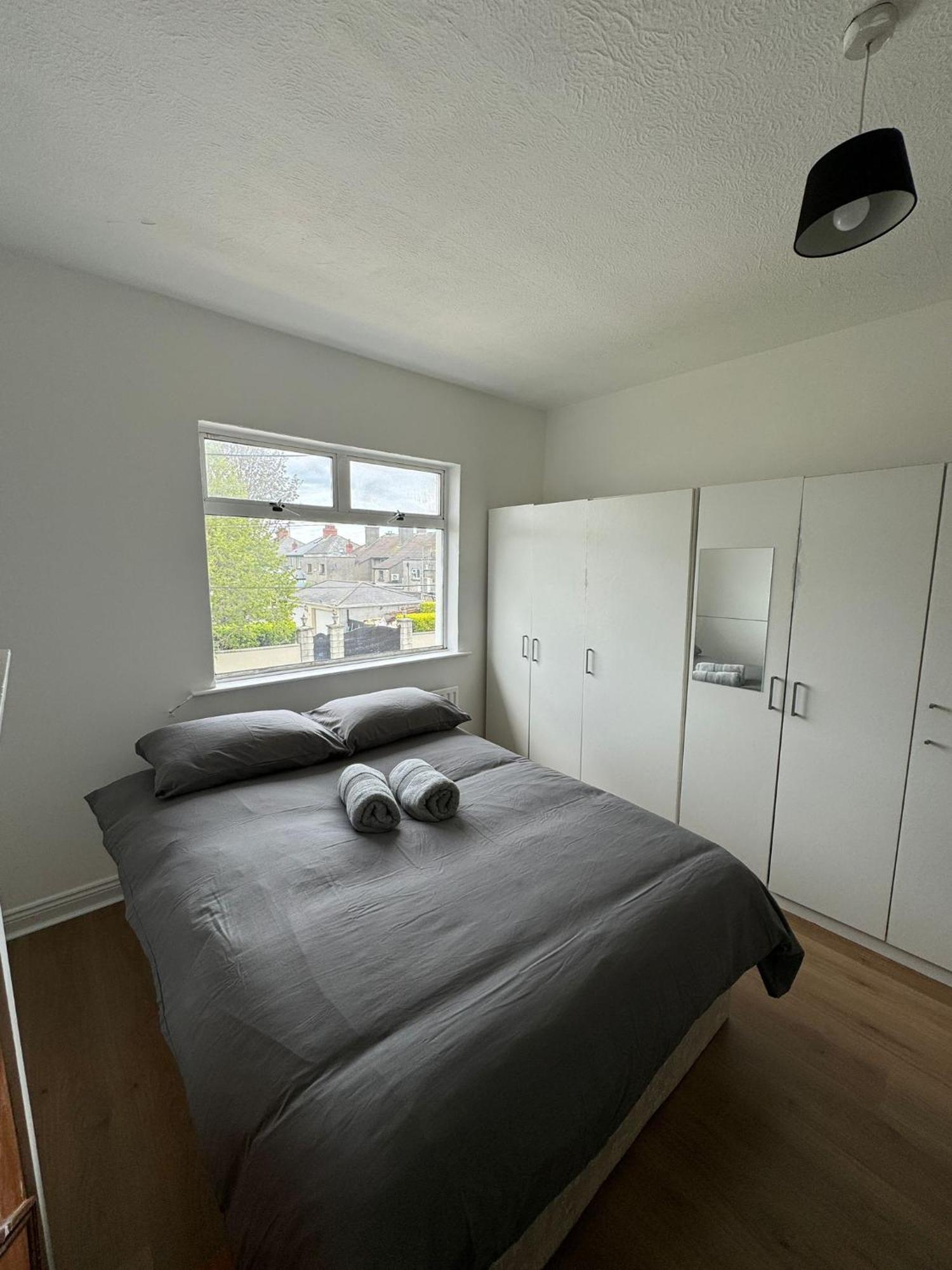 Nice Triple Room At 2 Iveragh Rd-7 Dublin Eksteriør bilde